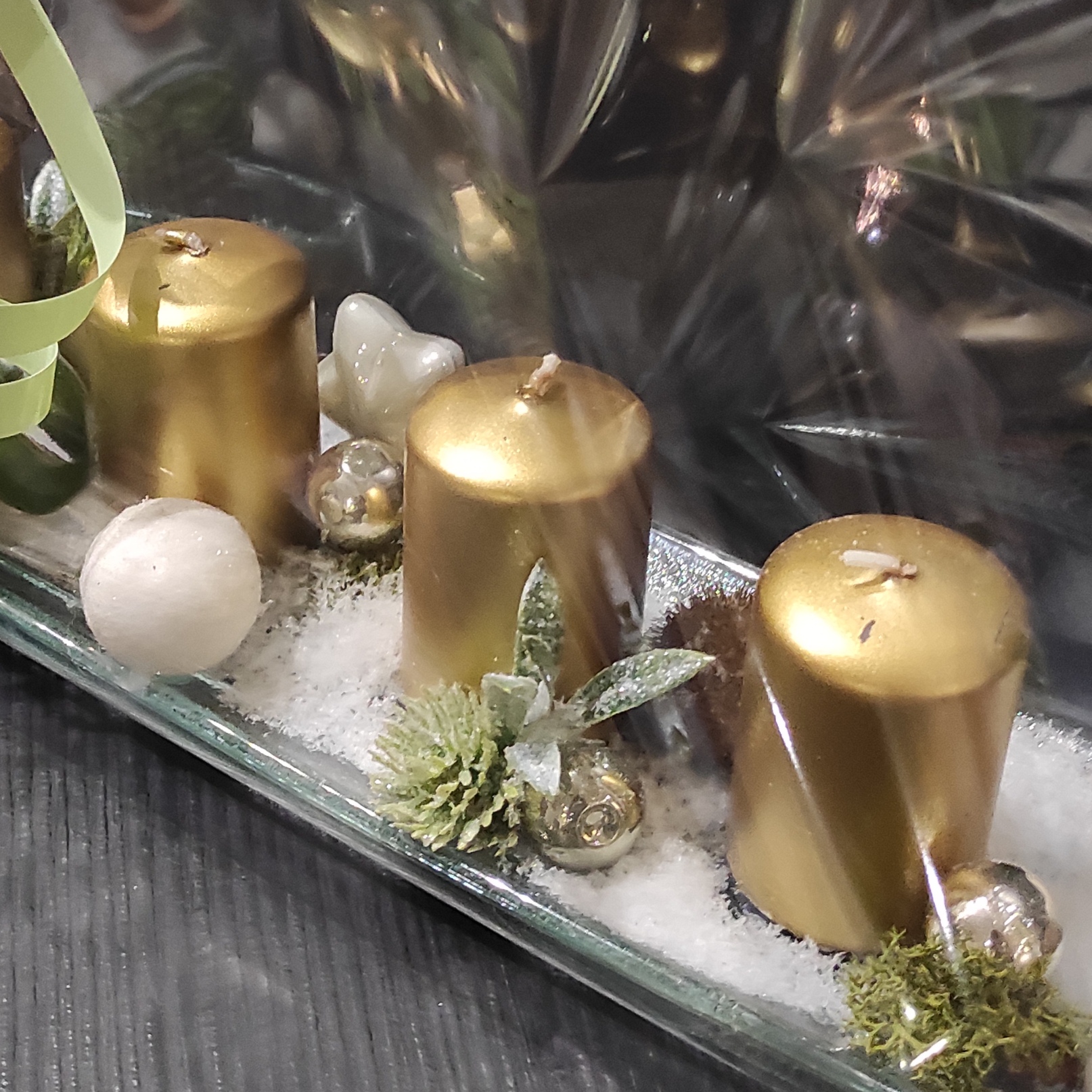 Centre de table de l'avent doré